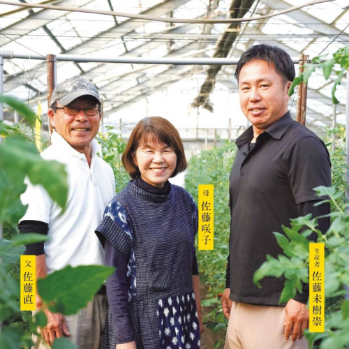 瓦田ファミリーとハウス栽培の様子